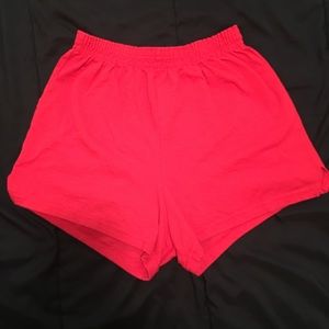 Highwaisted red shorts